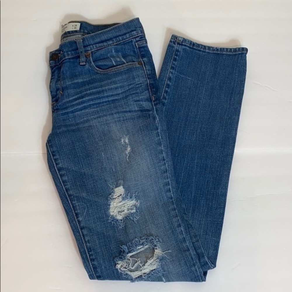 Abercrombie & Fitch Fallon Distressed Jeans - Picture 3 of 8